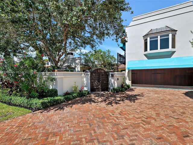 Продажа дома по адресу 325 Bontona Ave - фото 6133586