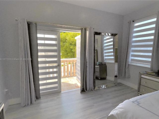 Продажа дома по адресу 14121 SW 152nd Ter - фото 6191029