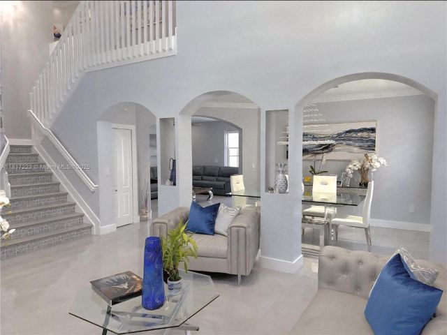 Продажа дома по адресу 14121 SW 152nd Ter - фото 6191042