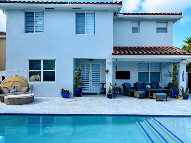 Продажа дома по адресу 14121 SW 152nd Ter - фото 6191044