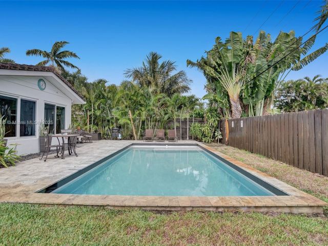 Продажа дома по адресу 5230 NE 20th Ave - фото 6132999