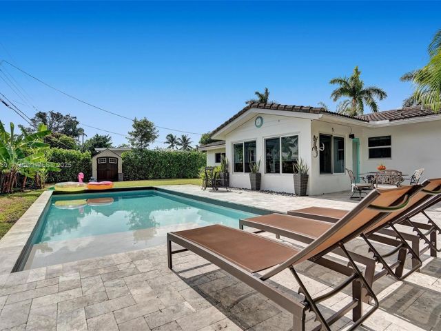 Продажа дома по адресу 5230 NE 20th Ave - фото 6133001