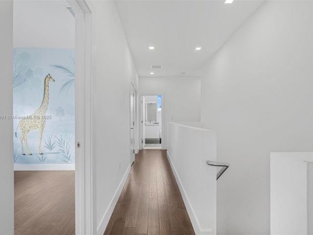 Дом в аренду по адресу 10373 NW 68th Ter - фото 6127772