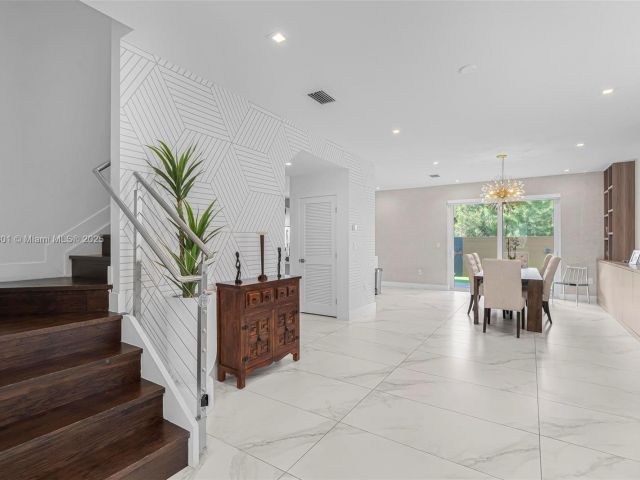 Дом в аренду по адресу 10373 NW 68th Ter - фото 6127786