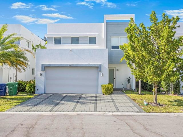 Дом в аренду по адресу 10373 NW 68th Ter - фото 6127789