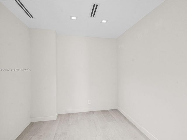 Продажа квартиры #7A - фото 6128367