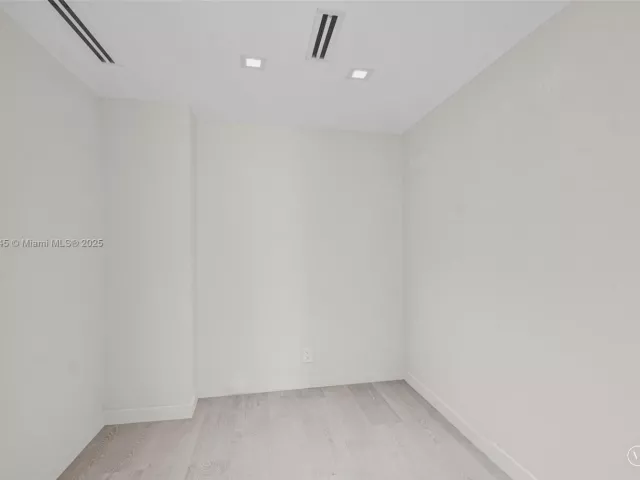 Продажа квартиры #7A - фото 6128367