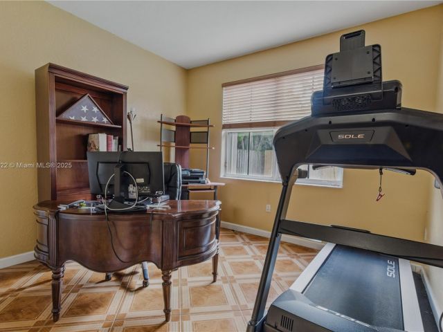 Продажа дома по адресу 12251 SW 122nd Path - фото 6147367