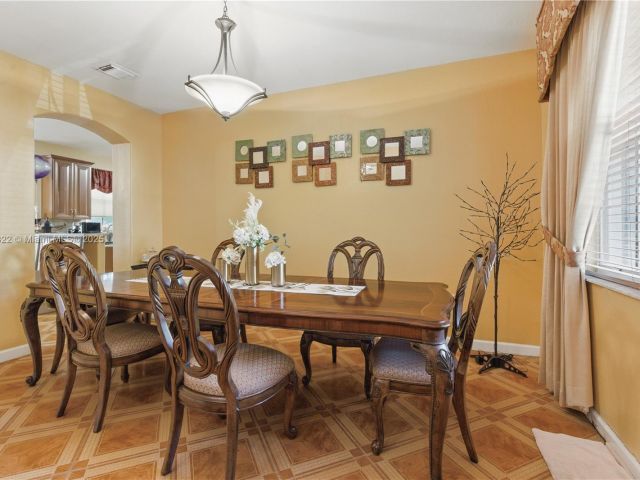 Продажа дома по адресу 12251 SW 122nd Path - фото 6147369