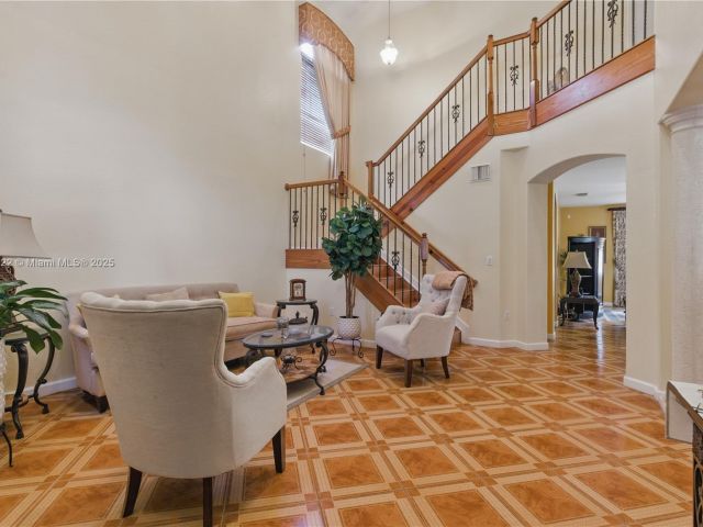 Продажа дома по адресу 12251 SW 122nd Path - фото 6147372