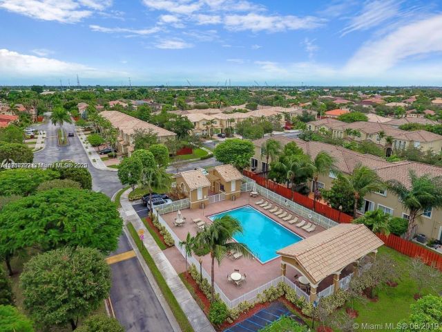 Продажа дома по адресу 12251 SW 122nd Path - фото 6147376