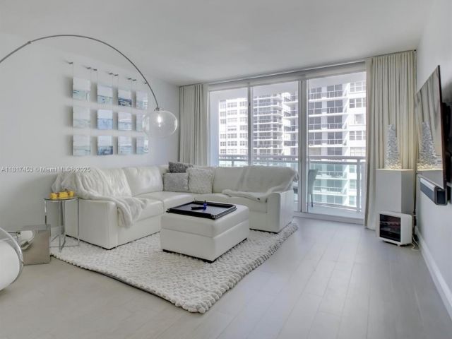 Продажа квартиры #1007 - фото 6129323