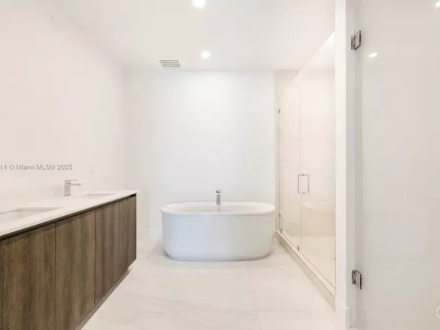 Продажа квартиры #1604 - фото 6149992