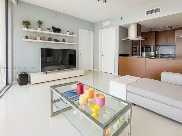 Продажа квартиры #5104 - фото 6146778