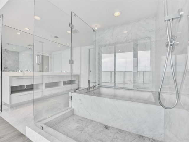 Продажа квартиры #3101 - фото 6144907