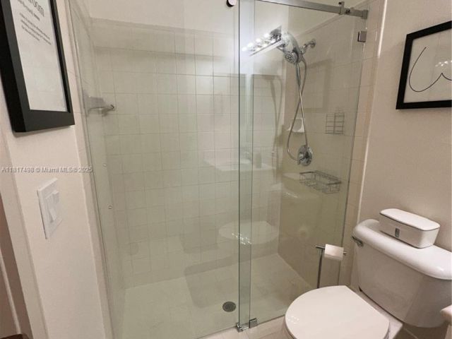 Продажа дома по адресу 2046 NE 4th Ct - фото 6139368