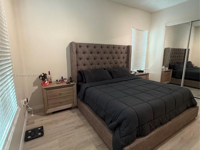 Продажа дома по адресу 2046 NE 4th Ct - фото 6139380