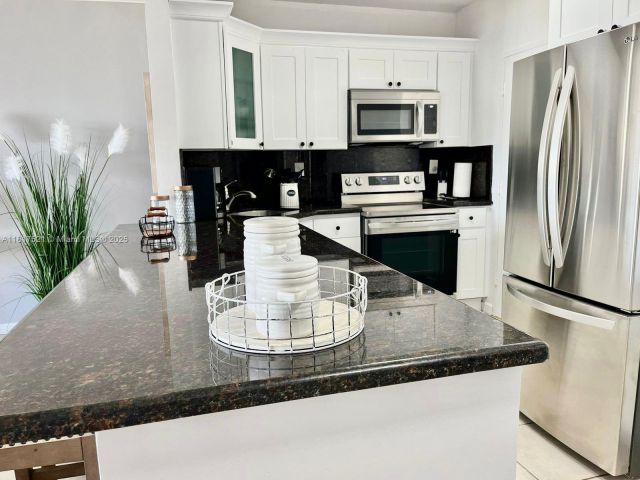 Продажа квартиры #923 - фото 6128094