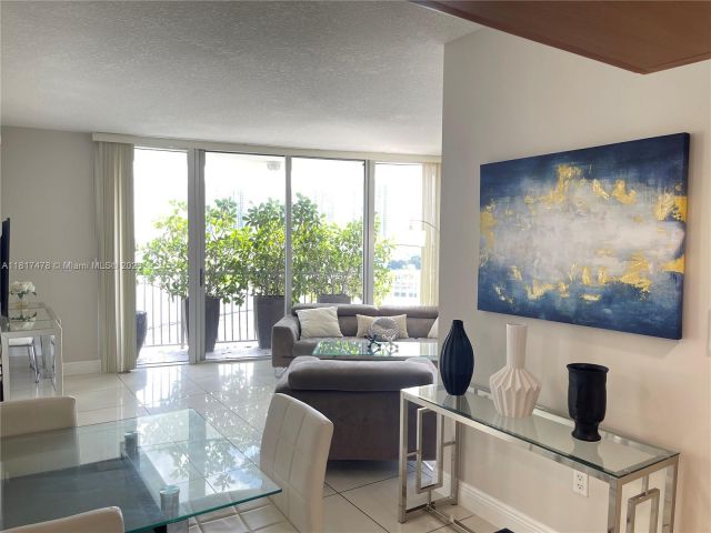 Продажа квартиры #1414 - фото 6142003