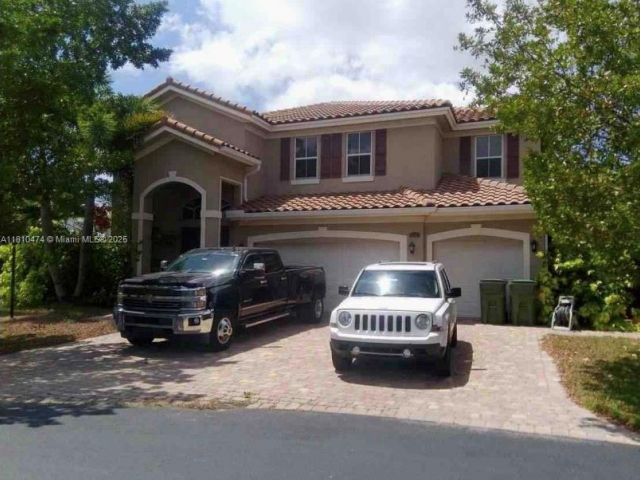 Продажа дома по адресу 2230 NW 17th Ave - фото 6127407