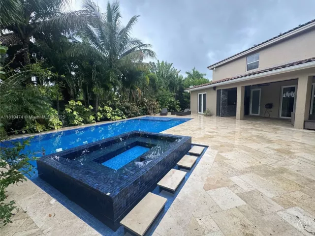 Продажа дома по адресу 2230 NW 17th Ave - фото 6301546