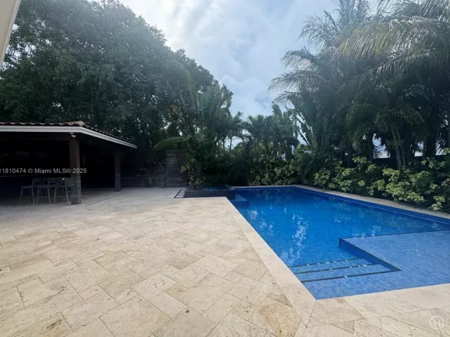 Продажа дома по адресу 2230 NW 17th Ave - фото 6301547