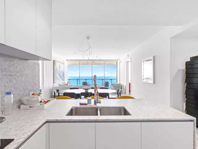 Продажа квартиры #1602 - фото 6646947