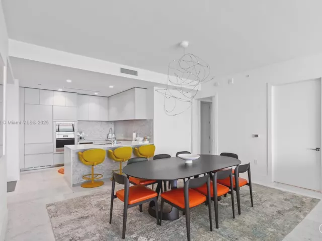 Продажа квартиры #1602 - фото 6646940