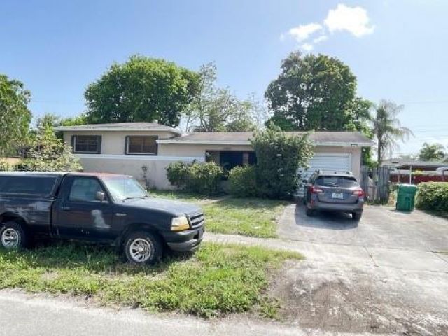 Продажа дома по адресу 18900 NW 11th Ave - фото 6169806