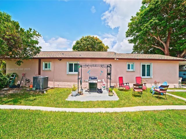 Продажа дома по адресу 10471 SW 174th Ter - фото 6193770