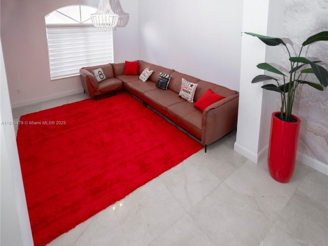 Продажа дома по адресу 6403 SW 162nd Path - фото 6129051