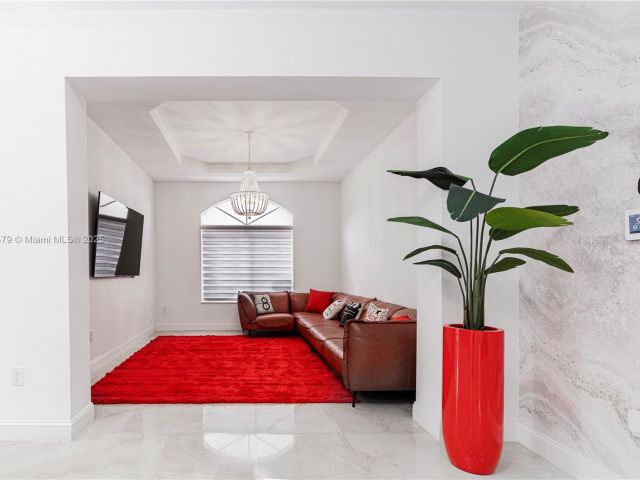 Продажа дома по адресу 6403 SW 162nd Path - фото 6129053