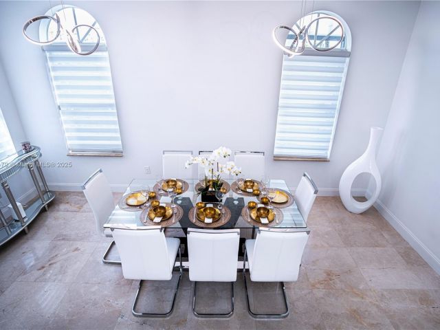 Продажа дома по адресу 6403 SW 162nd Path - фото 6129057