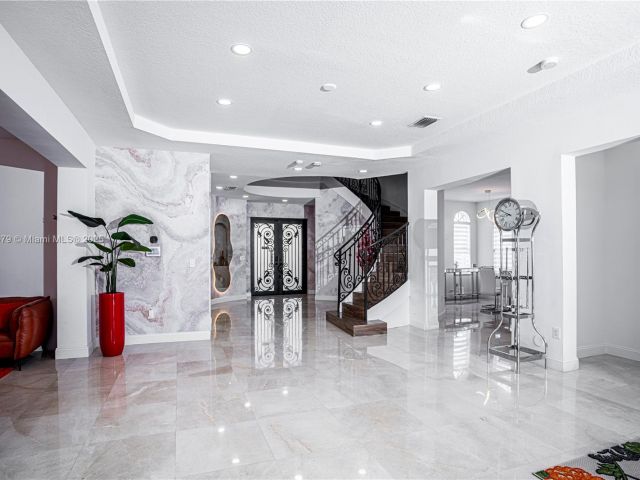 Продажа дома по адресу 6403 SW 162nd Path - фото 6129061