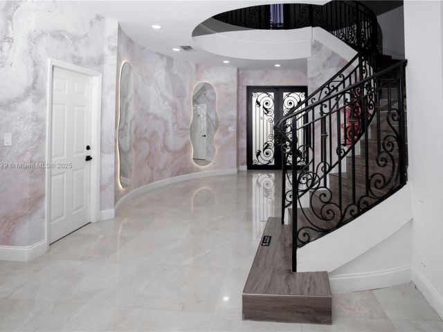 Продажа дома по адресу 6403 SW 162nd Path - фото 6129065