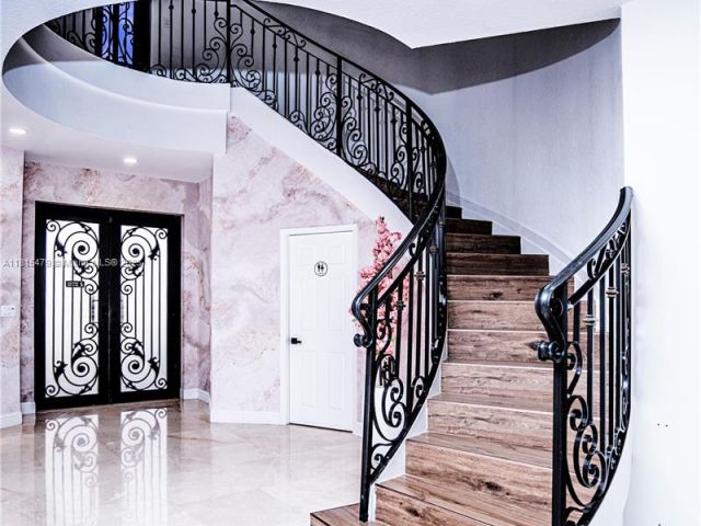 Продажа дома по адресу 6403 SW 162nd Path - фото 6129066