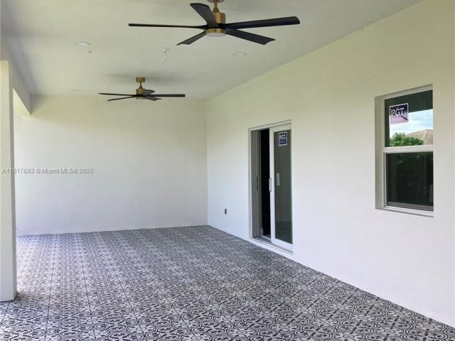 Продажа дома по адресу 930 34th St - фото 6174959