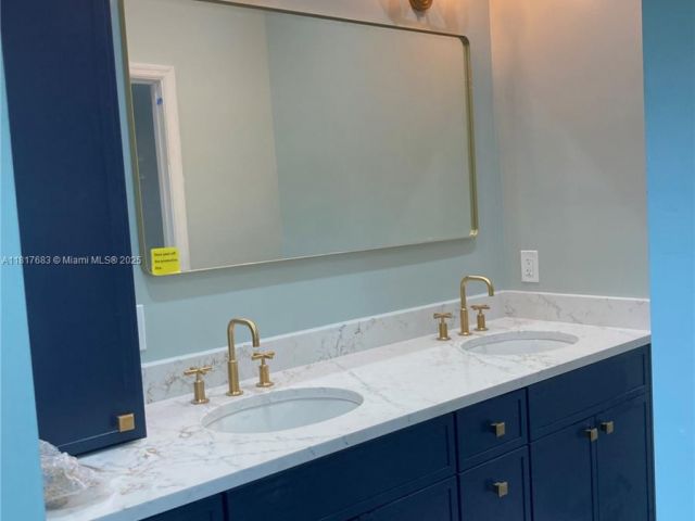 Продажа дома по адресу 930 34th St - фото 6174960