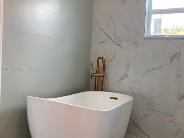 Продажа дома по адресу 930 34th St - фото 6174961