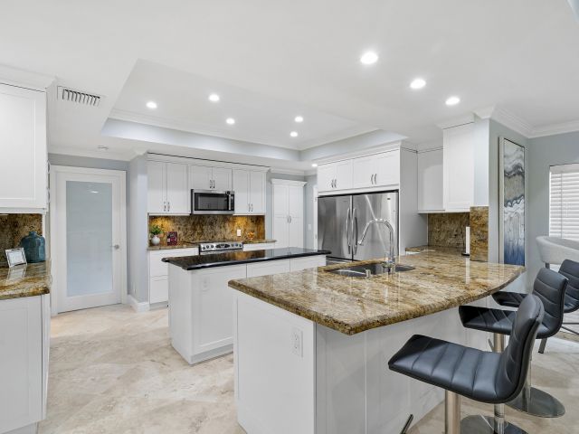 Продажа дома по адресу 1948 Coco Palm Place - фото 6133251