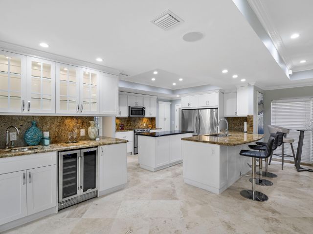 Продажа дома по адресу 1948 Coco Palm Place - фото 6133253