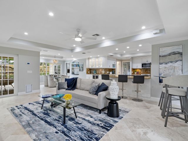 Продажа дома по адресу 1948 Coco Palm Place - фото 6133259