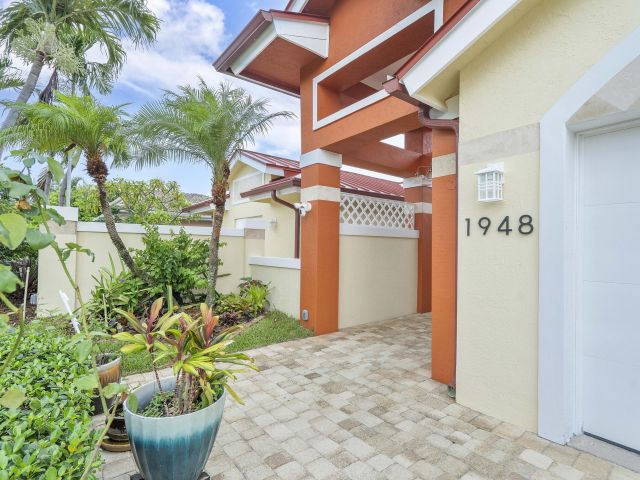 Продажа дома по адресу 1948 Coco Palm Place - фото 6133264