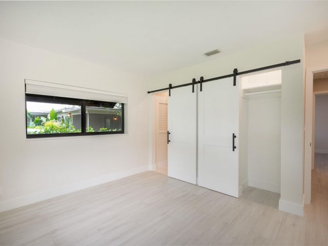 Продажа дома по адресу 1224 SW 20th St - фото 6129889