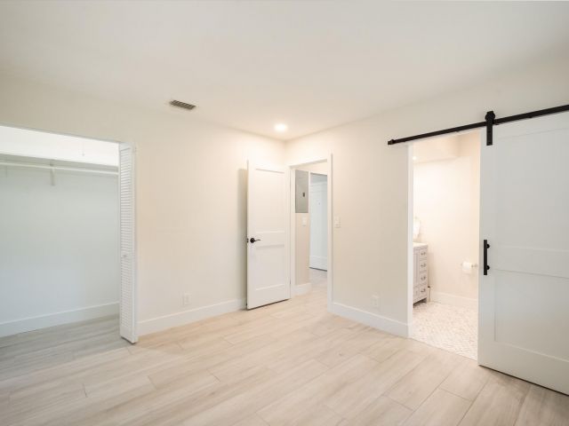 Продажа дома по адресу 1224 SW 20th St - фото 6129890