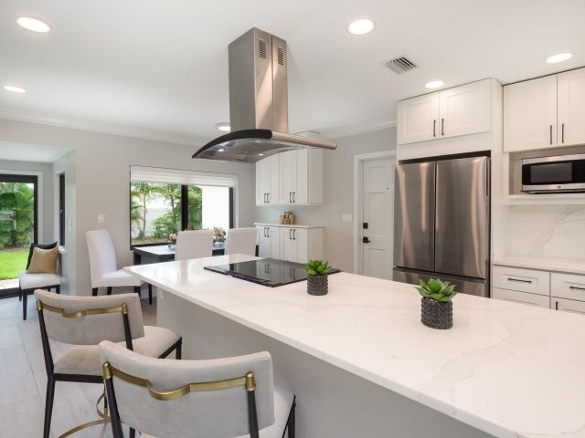 Продажа дома по адресу 1224 SW 20th St - фото 6129894