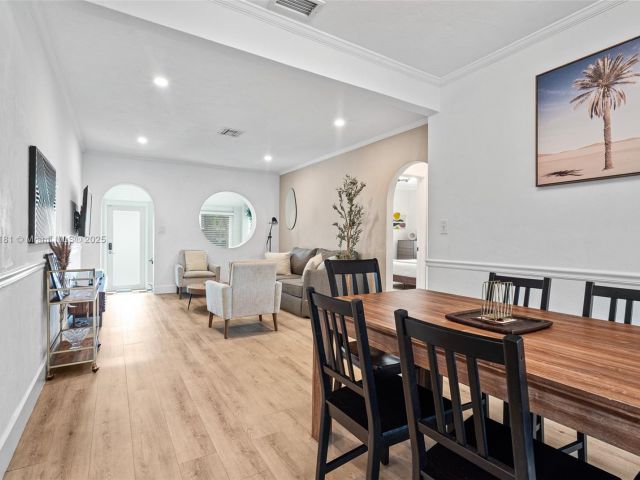 Продажа дома по адресу 1636 Arthur St - фото 6129673