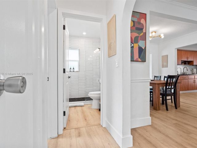 Продажа дома по адресу 1636 Arthur St - фото 6129677