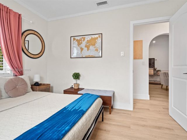 Продажа дома по адресу 1636 Arthur St - фото 6129685