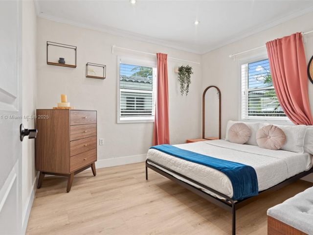 Продажа дома по адресу 1636 Arthur St - фото 6129687